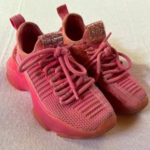 Little girls Steve Madden hot pink tennis shoes size 1